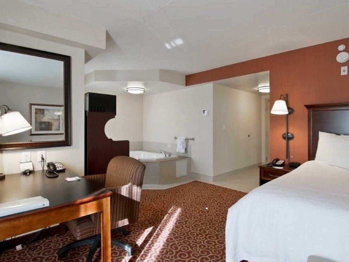 Hampton Inn By Hilton Север Бэй Экстерьер фото